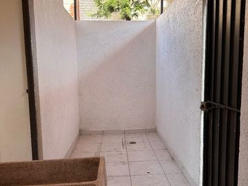 VENDO CASA LAGO DE GUADALUPE
