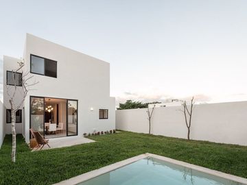 CASA EN VENTA MERIDA, ZONA NORTE, EXCLUSIVO RESIDENCIAL DE 19 LOTES