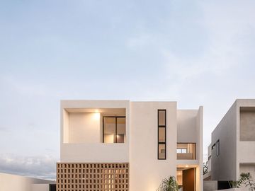 CASA EN VENTA MERIDA, ZONA NORTE, EXCLUSIVO RESIDENCIAL DE 19 LOTES