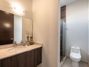 CASA EN VENTA MERIDA, ZONA NORTE, EXCLUSIVO RESIDENCIAL DE 19 LOTES