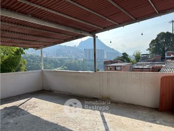 Casa con renta en venta, barrio Villa Juanita, Villamaria