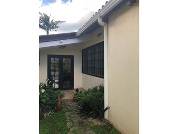 VENTA CASA BRISAS DEL GOLF 3REC LB