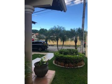 VENTA CASA BRISAS DEL GOLF 3REC LB