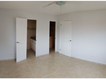 VENTA CASA VILLA DI FIRENZE ALBROOK CLAYTON 4REC VACIA