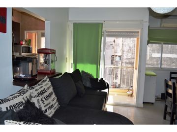 Duplex 3 ambientes con terraza y parrilla propia