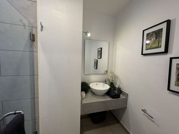Casa nueva en venta  por Vialidad López Portillo, fraccionamiento residencial cerca del aeropuerto de Toluca, parque Toluca 2000 y Plaza Santin.