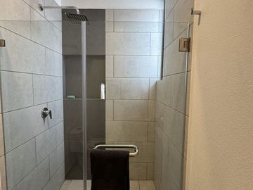 Casa nueva en venta  por Vialidad López Portillo, fraccionamiento residencial cerca del aeropuerto de Toluca, parque Toluca 2000 y Plaza Santin.