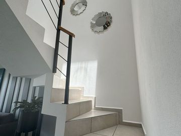Casa nueva en venta  por Vialidad López Portillo, fraccionamiento residencial cerca del aeropuerto de Toluca, parque Toluca 2000 y Plaza Santin.