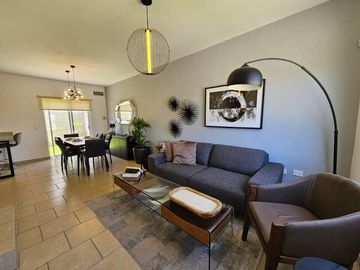 Casa en Venta en Fracc. QUINTAS NAVARRA Torreón Coah. Modelo MALVASIA