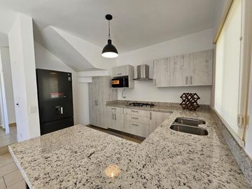 Casa en Venta en Fracc. QUINTAS NAVARRA Torreón Coah. Modelo MALVASIA