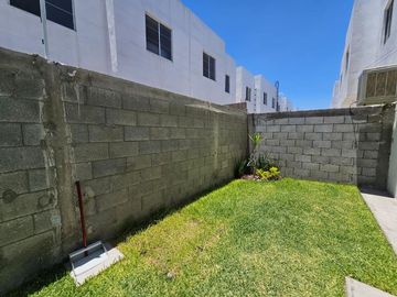 Casa en Venta en Fracc. QUINTAS NAVARRA Torreón Coah. Modelo MALVASIA
