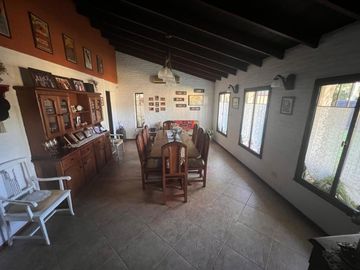 Chalet en venta en Castelar Sur