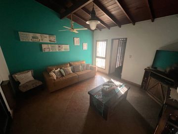 Chalet en venta en Castelar Sur