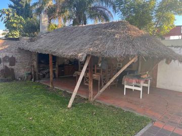 Chalet en venta en Castelar Sur