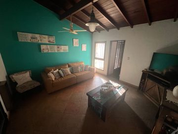 Chalet en venta en Castelar Sur
