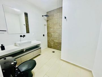 Casa Totalmente Remodelada en Venta en Tepeyac Insurgentes
