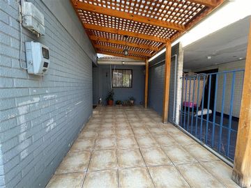 Casa en Venta en Ciudad Satélite / Camino a Melipilla