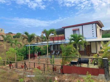 En venta casa rustica amoblada vista al mar en Puerto López