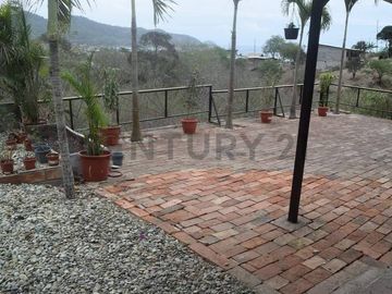 En venta casa rustica amoblada vista al mar en Puerto López