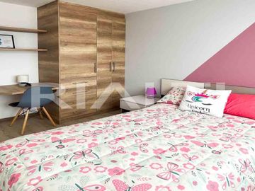 Calderon, Casa 3 Habitaciones con Terraza y Dos Parqueaderos