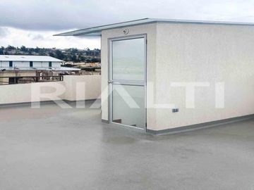 Calderon, Casa 3 Habitaciones con Terraza y Dos Parqueaderos
