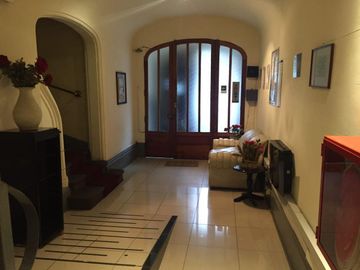 Hotel de 34 habitaciones con baño privado en Santiago Centro