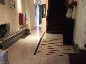 Hotel de 34 habitaciones con baño privado en Santiago Centro
