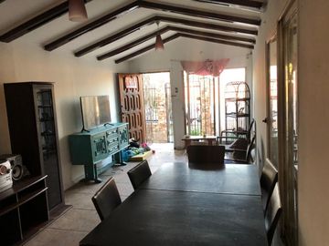 Casa esquina amplia y cómoda 3 dormitorios 2 baños