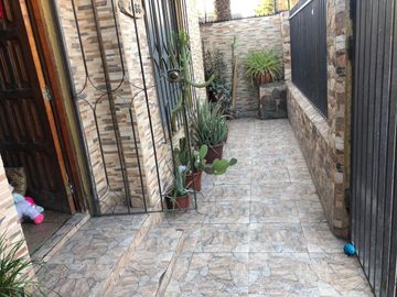 Casa esquina amplia y cómoda 3 dormitorios 2 baños