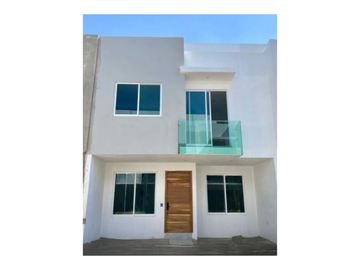 6 Casas en Preventa en Condominio Pop (Av. Patria y Volcán Popocatápetl)