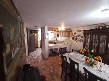 CASA EN VENTA EN BOSQUE DE ISLANDIA