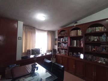 CASA EN VENTA EN BOSQUE DE ISLANDIA