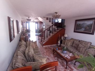 CASA EN VENTA EN BOSQUE DE ISLANDIA