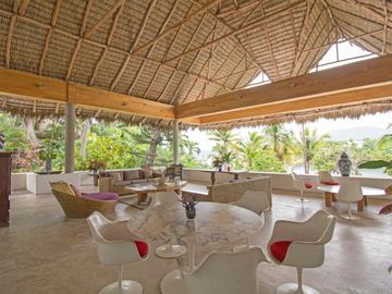 CASA A PIE DE PLAYA EN MANZANILLO