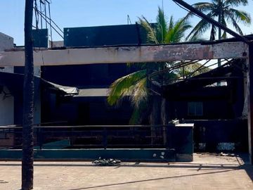 LOCAL A PIE DE PLAYA EN MANZANILLO