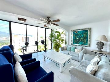 CASA CON VISTA AL MAR EN LA PENINSULA DE SANTIAGO EN MANZANILLO