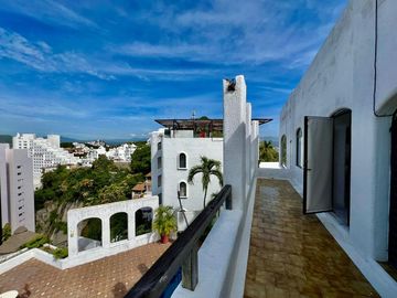 CASA CON VISTA AL MAR EN LA PENINSULA DE SANTIAGO EN MANZANILLO