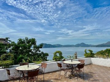 CASA CON VISTA AL MAR EN LA PENINSULA DE SANTIAGO EN MANZANILLO