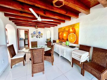 CASA CON VISTA AL MAR EN LA PENINSULA DE SANTIAGO EN MANZANILLO