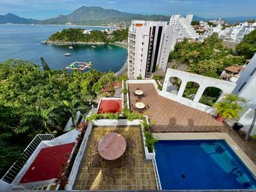 CASA CON VISTA AL MAR EN LA PENINSULA DE SANTIAGO EN MANZANILLO