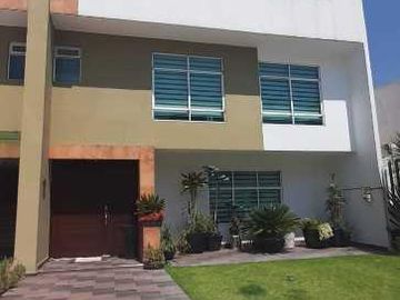 CASA EN RENTA EN HACIENDA DEL PARQUE