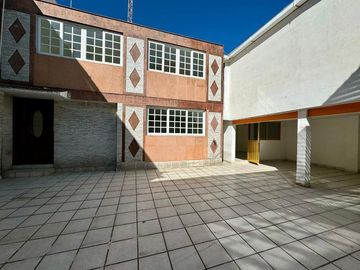 CASA EN VENTA EN SANTA MONICA