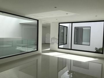 Casa amueblada en venta en Metepec en Club de Golf San Carlos, 2a. Sección