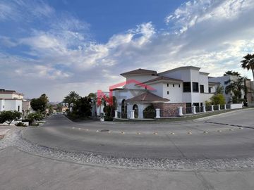 CASA EN VENTA LA JOLLA RESIDENCIAL VILLA DE LAS ESMERALDAS