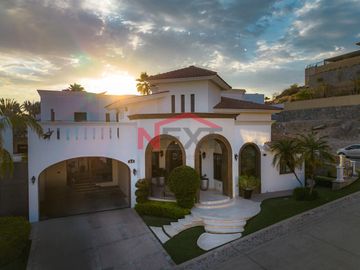 CASA EN VENTA LA JOLLA RESIDENCIAL VILLA DE LAS ESMERALDAS