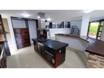 Se vende casa campestre via al aeropuerto, Armenia Quindio