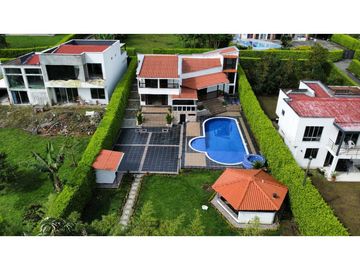 Se vende casa campestre via al aeropuerto, Armenia Quindio