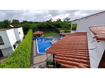 Se vende casa campestre via al aeropuerto, Armenia Quindio