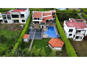 Se vende casa campestre via al aeropuerto, Armenia Quindio