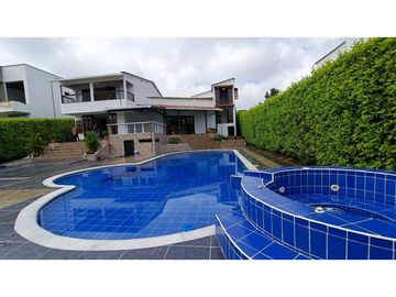 Se vende casa campestre via al aeropuerto, Armenia Quindio